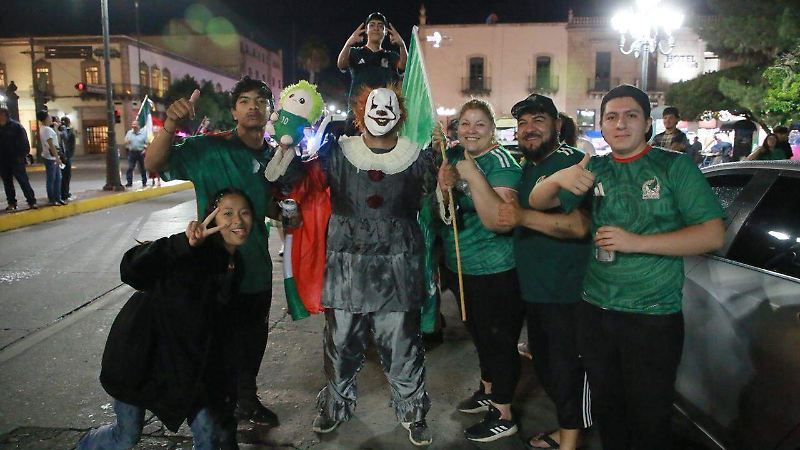 Afición duranguense celebra triunfo de México VS Ecuador